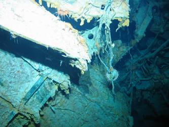Unidentified steel plate wreckage on seabed